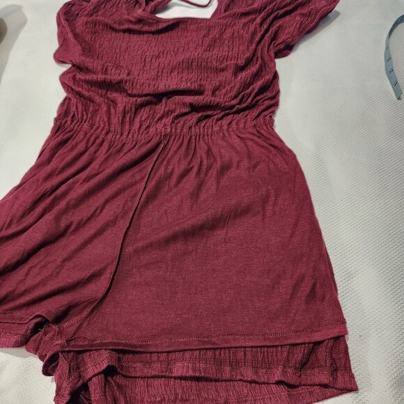 Universal thread jumpsuit Size Medium Burgundy with Pockets NEW - Picture 11 of 15